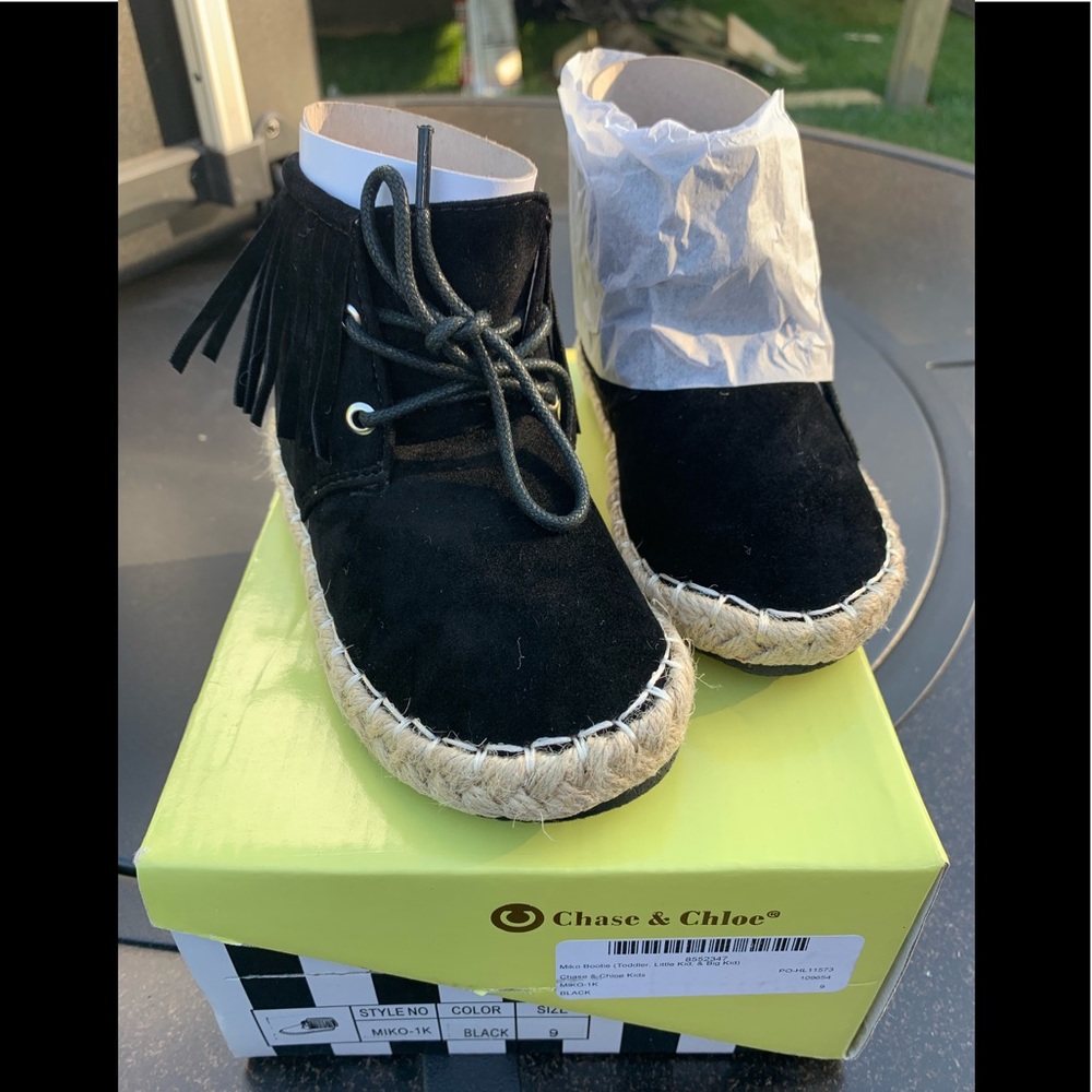 NWT Chase and Chloe Black Miko Chukka Bootie